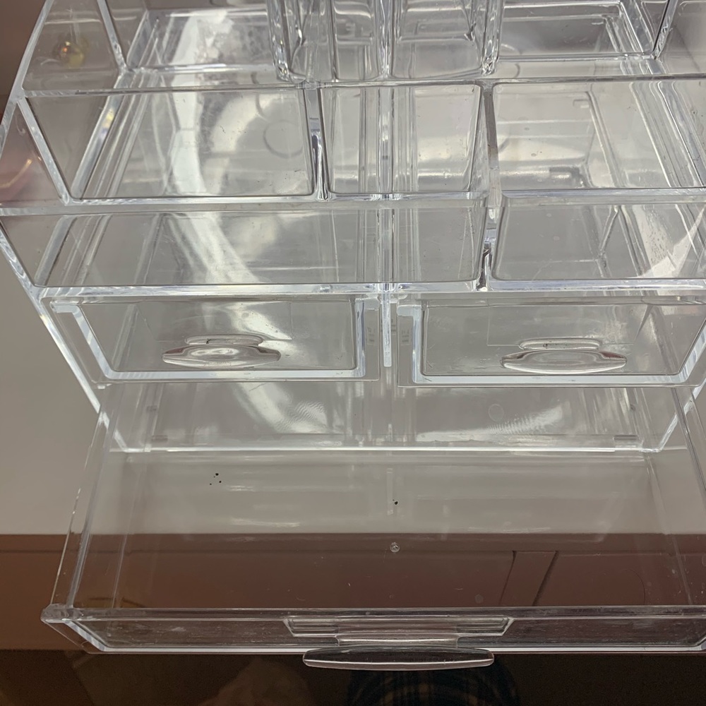 Cosmetic storage - Picture 4 of 6